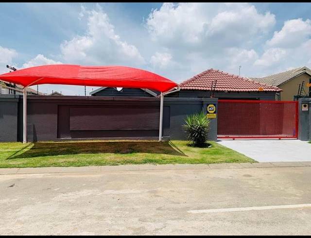 3 BEDROOM HOUSE FOR SALE IN FLEURHOF